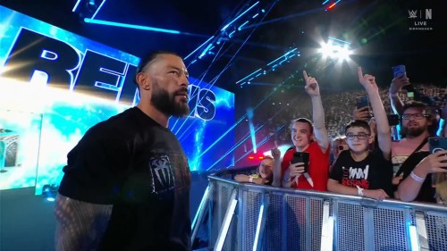 WWE-Monday-Night-Raw-25th-August-2025-www.moviespapa.com-English-1080p-HDRip-3.4GB.mkv_snapshot_00.05.34.230.jpg