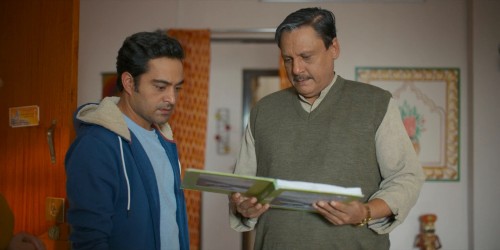 Half-CA-S02-2025-www.moviespapa.com-Hindi-DD2.0-AMZN-1080p-HDRip-4GB.mkv_snapshot_03.18.49.375.jpg