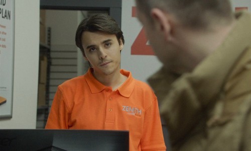 Friendship-2024-www.9kmovies.rip-Hindi-DD5.1--English-1080p-BluRay-2.3GB.mkv_snapshot_00.32.05.924.jpg
