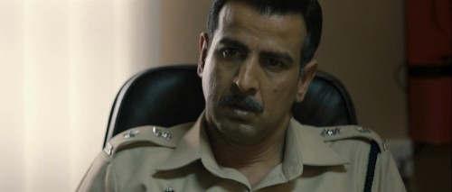 Ugly-2014-Hindi-www.moviespapa.vu-1080p-BluRay.mkv_snapshot_01.03.55.188.jpg