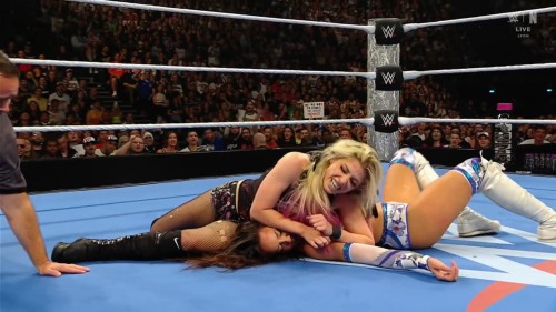 WWE-Friday-Night-SmackDown-29th-August-2025-www.moviespapa.com-English-1080p-HDRip-2.2GB.mkv_snapshot_00.33.45.168.jpg