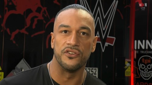 WWE-Friday-Night-SmackDown-29th-August-2025-www.moviespapa.com-English-1080p-HDRip-2.2GB.mkv_snapshot_00.41.33.012.jpg
