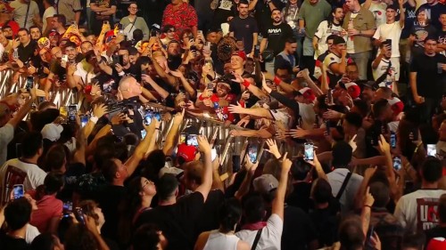 WWE-Friday-Night-SmackDown-29th-August-2025-www.moviespapa.com-English-1080p-HDRip-2.2GB.mkv_snapshot_00.51.35.071.jpg