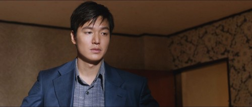 Gangnam-Blues-2015-www.moviespapa.com-Hindi-ORG-DD-2.0--Korean-AMZN-1080p-HDRip-2.9GB.mkv_snapshot_00.21.00.176.jpg
