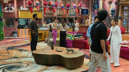 Bigg-Boss-Season-19-2025-EP089-Hindi-JioHotStar-Series-1080.mkv_snapshot_00.32.12.000.jpg