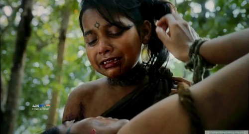 Lokah-Chapter-1-Chandra-2025-Malayalam-www.moviespapa.vu-1080p-HQ-HDTS.mkv_snapshot_01.07.27.375.jpg
