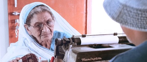 Barefoot-To-Goa-2015-Hindi-www.9kmovies.rip-1080p-WEB-DL.mkv_snapshot_00.05.30.065.jpg