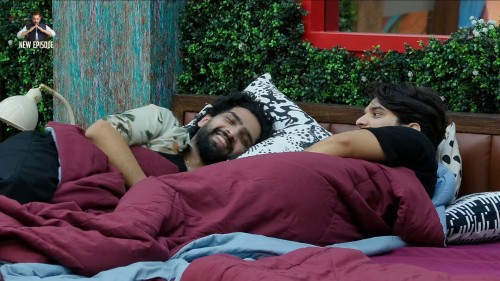 Bigg-Boss-Season-19-2025-EP12-Hindi-JioHotStar-Series-1080p.mkv_snapshot_00.37.04.000.jpg