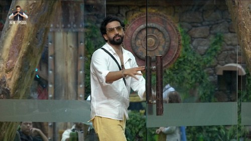 Bigg-Boss-Season-19-2025-www.moviespapa.vu-EP13-Hindi-JioHotStar-Series-1080p.mkv_snapshot_00.52.02.000.jpg