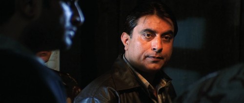 Zameen-2003-www.moviespapa.vu-Hindi-1080p-WEB-DL.mkv_snapshot_00.15.31.360.jpg