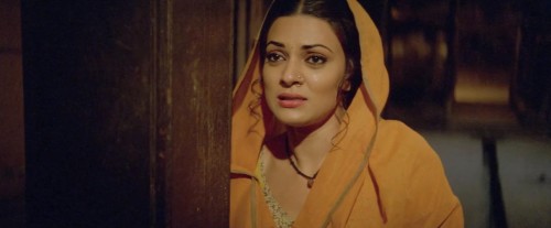 Chingaari-2006-Hindi-www.9kmovies.rip-1720p-WEB-DL.mkv_snapshot_01.58.12.772.jpg