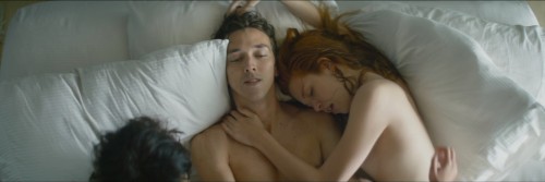Jezabel-2022-www.moviespapa.com-Hindi-ORG-DD-2.0--Spanish-1080p-UNRATED-BluRay-2.2GB.mkv_snapshot_00.19.17.167bfaad138dfc58c9a.jpg