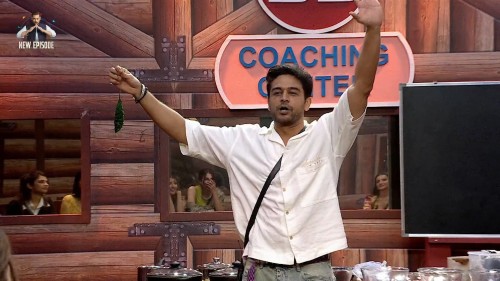Bigg-Boss-Season-19-2025-www.moviespapa.vu-EP18-Hindi-JioHotStar-Series-1080p.mkv_snapshot_00.16.58.000.jpg