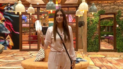 Bigg-Boss-Season-19-2025-www.moviespapa.casa-EP23-Hindi-JioHotStar-Series-1080p.mkv_snapshot_00.30.38.000.jpg