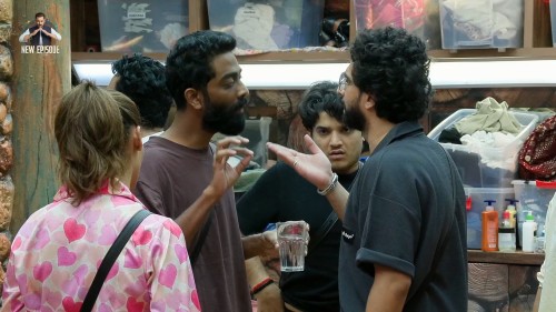 Bigg-Boss-Season-19-2025-www.moviespapa.casa-EP23-Hindi-JioHotStar-Series-1080p.mkv_snapshot_00.52.10.000.jpg