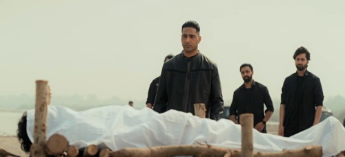 Warning-2-2024-www.moviespapa.com-Hindi-ORG-DD-5.1--Punjabi-1080p-HDRip-2.6GB.mkv_snapshot_00.07.57.500.jpg