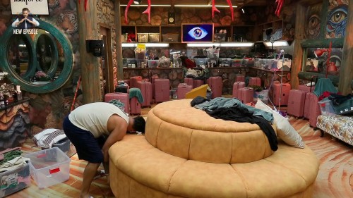 Bigg-Boss-Season-19-2025-EP24-www.9kmovies.rip-Hindi-JioHotStar-Series-1080p.mkv_snapshot_00.04.26.000.jpg