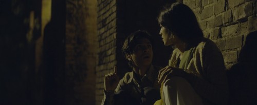 Guns--Gulaabs-2023-www.moviespapa.com-Hindi-ORG-AAC-5.1-NF-Web-Series-1080p-HDRip-5.5GB.mkv_snapshot_05.25.07.966.jpg
