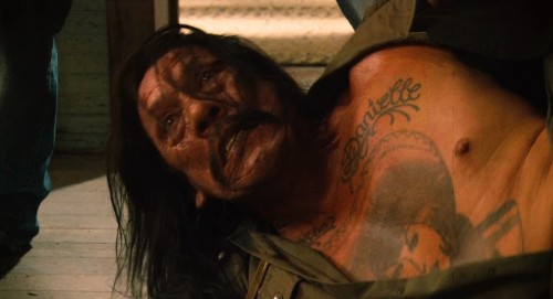 Machete-2010-www.moviespapa.com-Hindi-ORG-DD-5.1--English-UNRATED-1080p-BluRay-2.2GB.mkv_snapshot_00.05.25.826.jpg