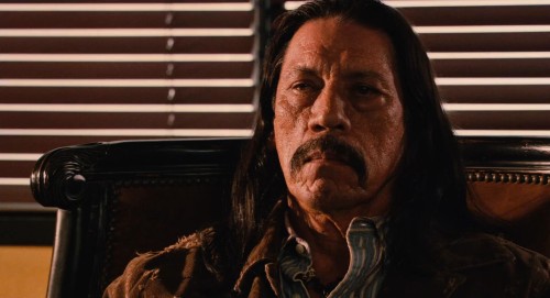 Machete-2010-www.moviespapa.com-Hindi-ORG-DD-5.1--English-UNRATED-1080p-BluRay-2.2GB.mkv_snapshot_00.18.03.332.jpg