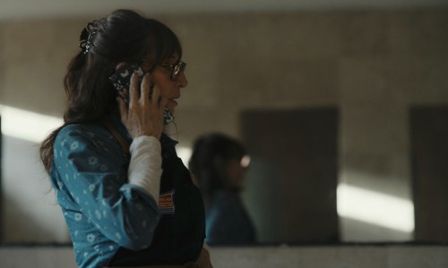 Trust-2025-www.moviespapa.com-Hindi-ORG-AAC-5.1--English-1080p-HDRip-1.9GB.mkv_snapshot_01.01.25.787.jpg