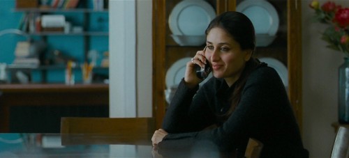 Kurbaan-2009-Hindi-www.moviespapa.casa-1080p-BluRay.mkv_snapshot_00.43.29.855.jpg