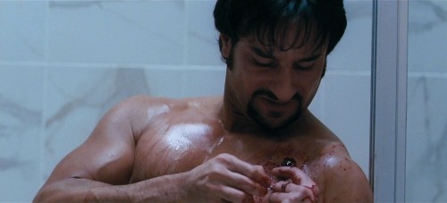Kurbaan-2009-Hindi-www.moviespapa.casa-1080p-BluRay.mkv_snapshot_01.27.09.147.jpg