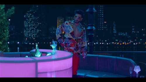 The-Baxxds-of-Bollywood-S01-2025-www.9kmovies.rip-Hindi-DD5.1-NF-Web-Series-1080p-HDRip-5.3GB.mkv_snapshot_00.21.53.250.jpg