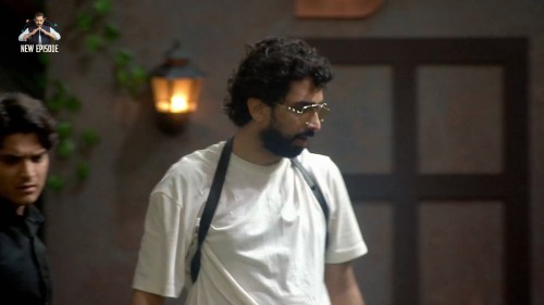 Bigg-Boss-Season-19-2025-EP26-Hindi-JioHotStar-Series-1080p.mkv_snapshot_00.17.56.000.jpg