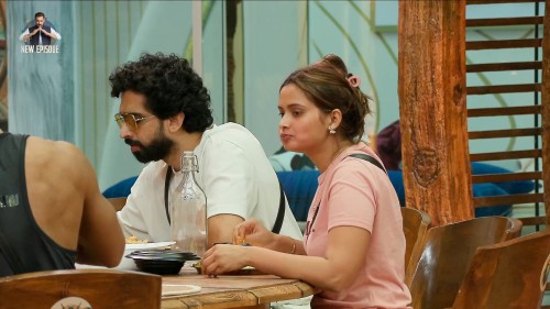 Bigg-Boss-Season-19-2025-EP26-Hindi-JioHotStar-Series-1080p.mkv_snapshot_00.23.16.000.jpg