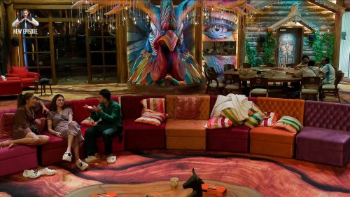 Bigg-Boss-Season-19-2025-EP26-Hindi-JioHotStar-Series-1080p.mkv_snapshot_00.32.56.00051a8de070bf38bbb.jpg