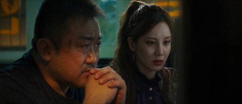 Holy-Night-Demon-Hunters-2025-www.moviespapa.com-Hindi-ORG-DD-2.0--Korean-AMZN-1080p-HDRip.mkv_snapshot_00.32.29.197.jpg