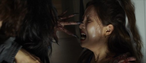 Holy-Night-Demon-Hunters-2025-www.moviespapa.com-Hindi-ORG-DD-2.0--Korean-AMZN-1080p-HDRip.mkv_snapshot_01.13.27.987.jpg