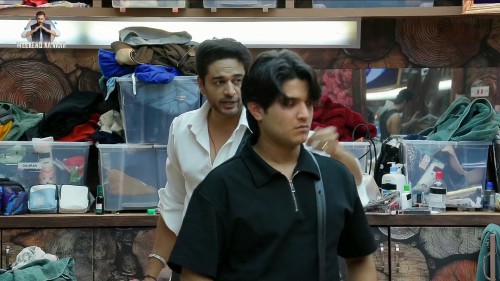 Bigg-Boss-Season-19-2025-www.9kmovies.rip-EP28-Hindi-JioHotStar-Series-1080p.mkv_snapshot_00.36.14.000.jpg