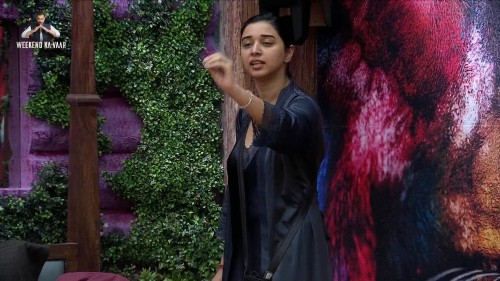 Bigg-Boss-Season-19-2025-www.9kmovies.rip-EP28-Hindi-JioHotStar-Series-1080p.mkv_snapshot_00.38.34.000.jpg