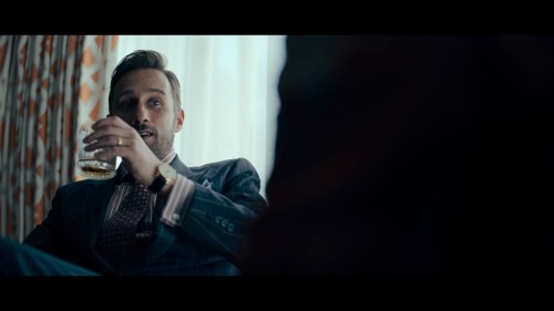 The-Laundromat-2019-www.9kmovies.rip-Hindi-ORG-DD-5.1--English-1080p-HDRip-2GB.mkv_snapshot_01.04.40.167.jpg