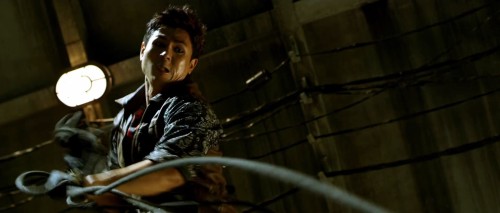 The-Protector-2-2013-Hindi-ORG--Thai-www.9kmovies.rip-1080p-BluRay.mkv_snapshot_01.21.05.194.jpg
