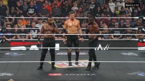 WWE-Monday-Night-Raw-22nd-September-www.9kmovies.rip-2025-English-1080p.mkv_snapshot_00.28.18.968.jpg