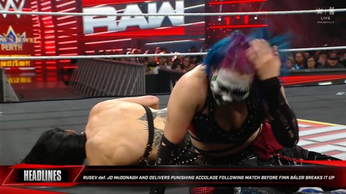 WWE-Monday-Night-Raw-22nd-September-www.9kmovies.rip-2025-English-1080p.mkv_snapshot_02.18.36.246.jpg