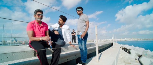 Ism-2016-www.9kmovies.rip-Hindi-ORG-DD-5.1--Telugu-UNCUT-1080p-HDRip.mkv_snapshot_00.43.50.680.jpg