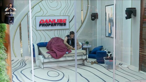 Bigg-Boss-Season-19-2025-www.9kmovies.rip-EP37-Hindi-JioHotStar-Series-1080p-HDRip.mkv_snapshot_00.09.50.000.jpg