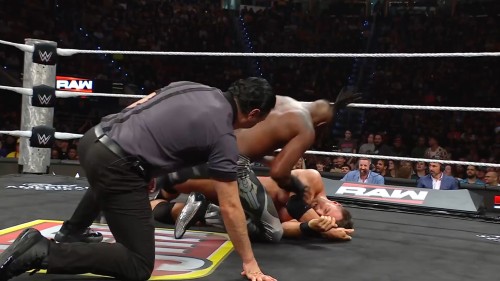 WWE-Monday-Night-Raw-29th-September-2025-www.9kmovies.rip-English-1080p-HDRip.mkv_snapshot_01.18.31.647.jpg